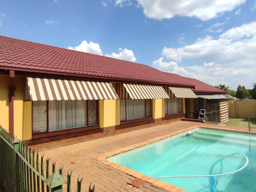 4 Bedroom Property for Sale in Uitsig Free State